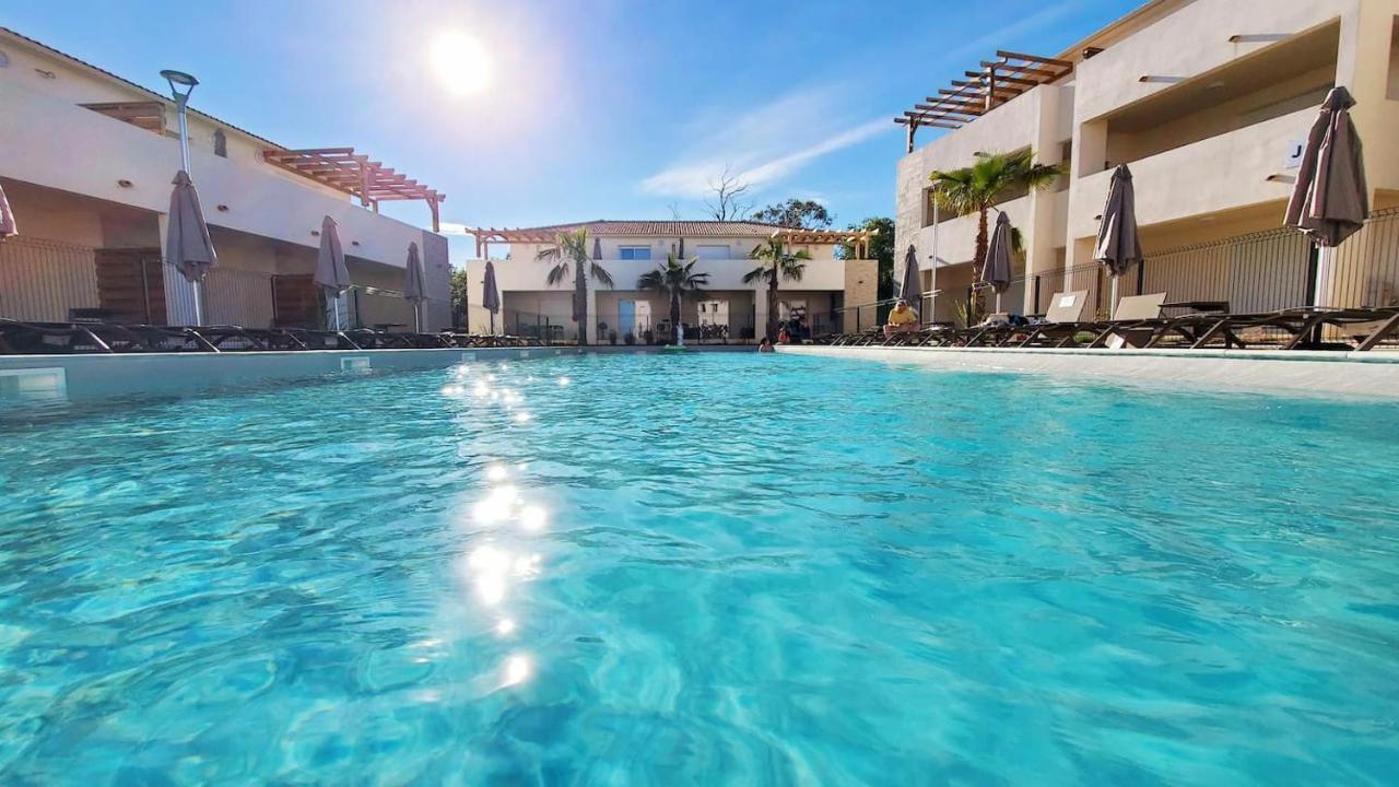 Marine De Bravone T2 Terrasse Front De Mer - Plage Pieds Dans L'Eau - Clim - Piscine - Wifi Linguizzetta Екстер'єр фото